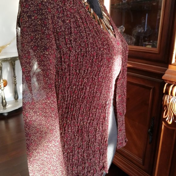 Beautiful (Sheer) Floral Top - Picture 7 of 8